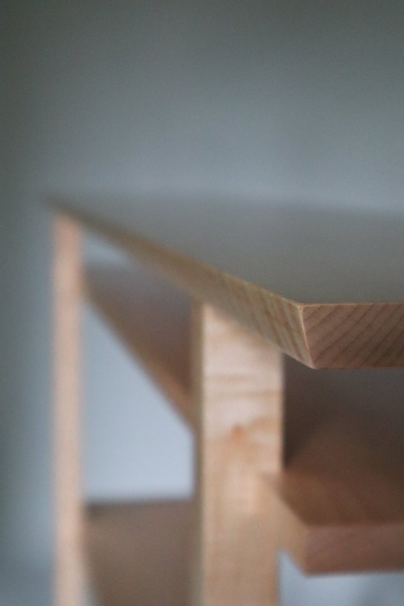 detailed edges of a modern hallway table by Mokuzai Furniture