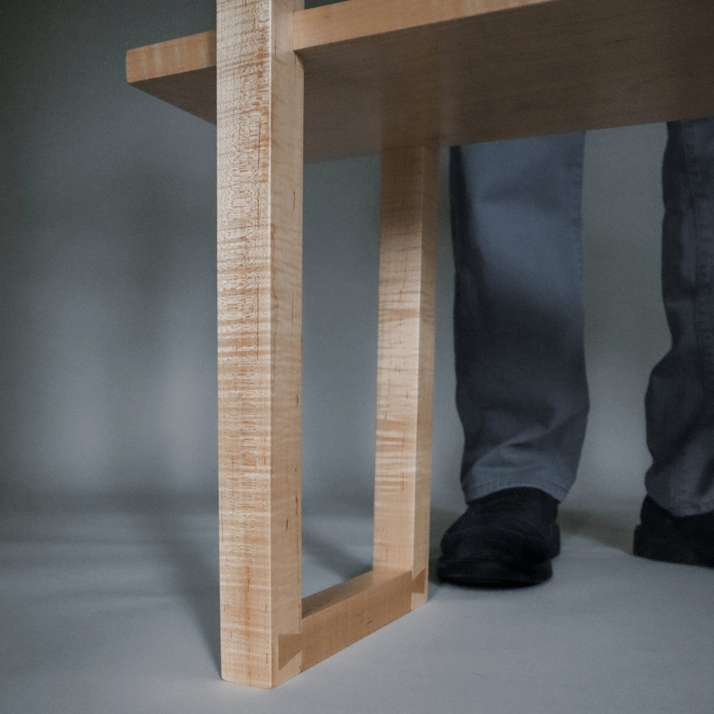 artistic dovetail details on a hallway table by Mokuzai Furniture
