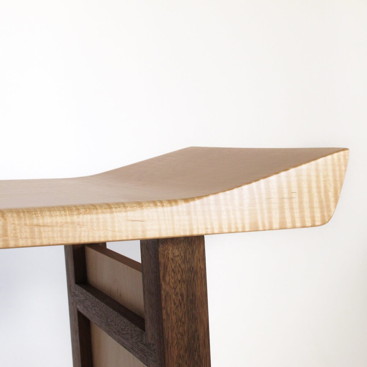 fine finish on wooden entryway bench by Mokuzai Furniture
